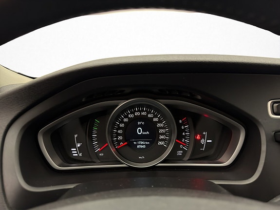 Volvo V40 15 of 28