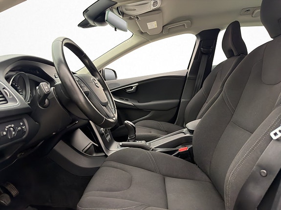 Volvo V40 9 of 28