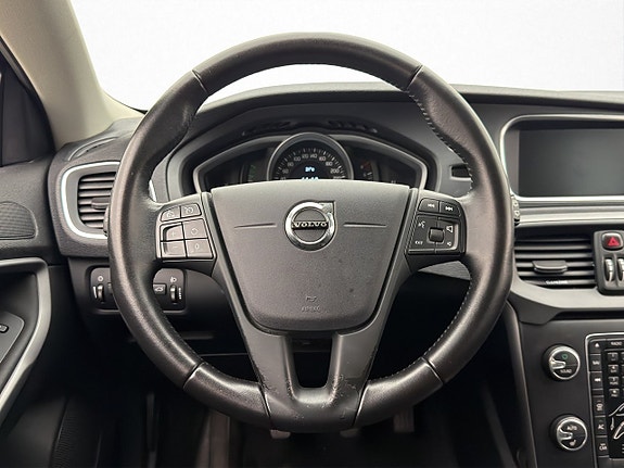 Volvo V40 10 of 28