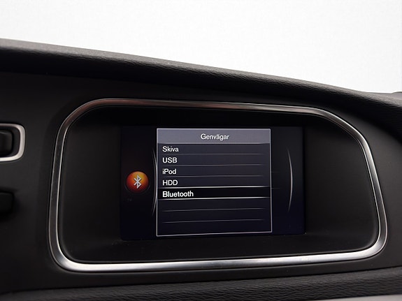 Volvo V40 21 of 28