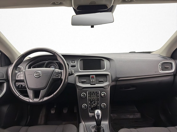 Volvo V40 14 of 28