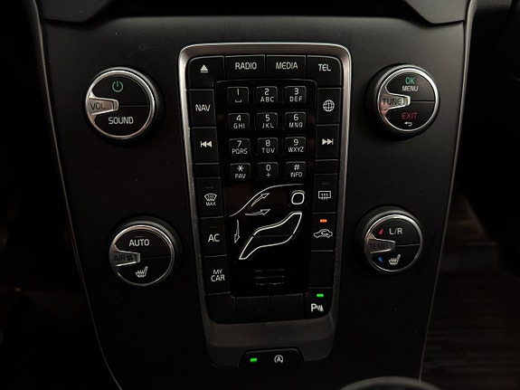 Volvo V40 22 of 28