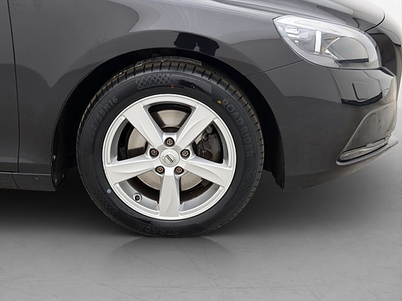Volvo V40 28 of 28