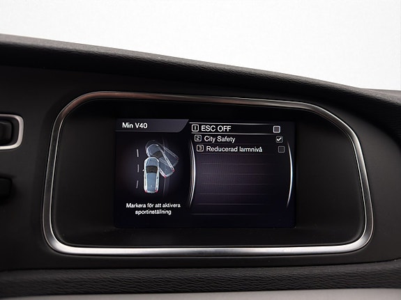 Volvo V40 19 of 28