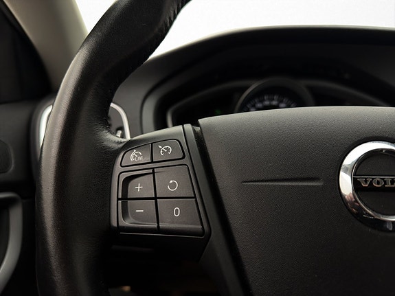 Volvo V40 16 of 28