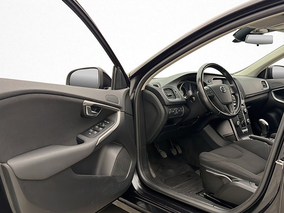 Volvo V40 8 of 28