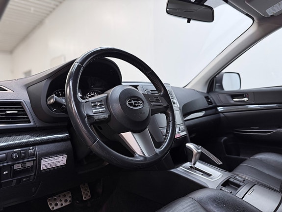 Subaru Legacy 17 of 27