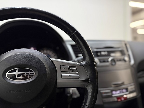 Subaru Legacy 18 of 27