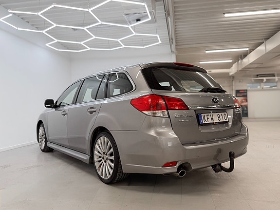 Subaru Legacy 8 of 27
