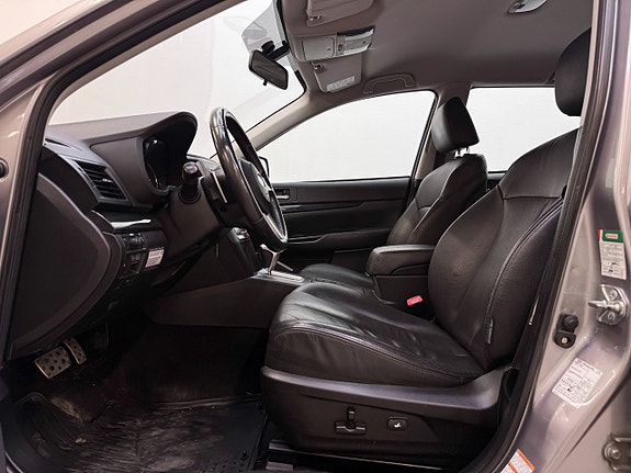 Subaru Legacy 12 of 27