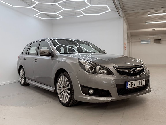 Subaru Legacy 4 of 5