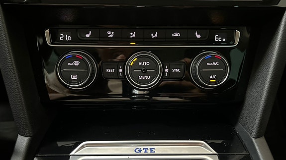 Volkswagen Passat 21 of 21