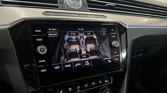 Volkswagen Passat 19 of 21