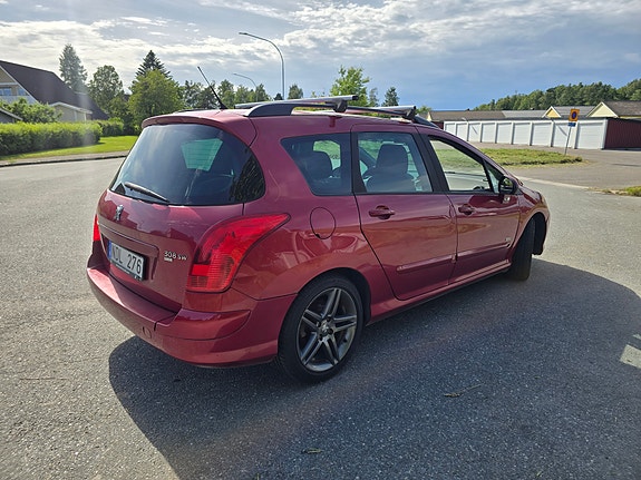 Peugeot 308 SW 3 of 5