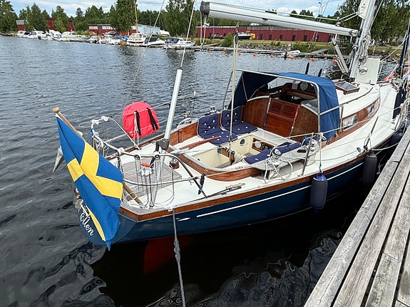 Mistral 33 4 of 5