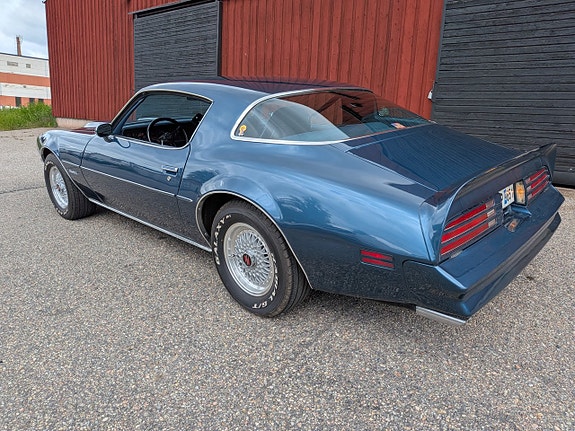 Pontiac Firebird 2 of 5