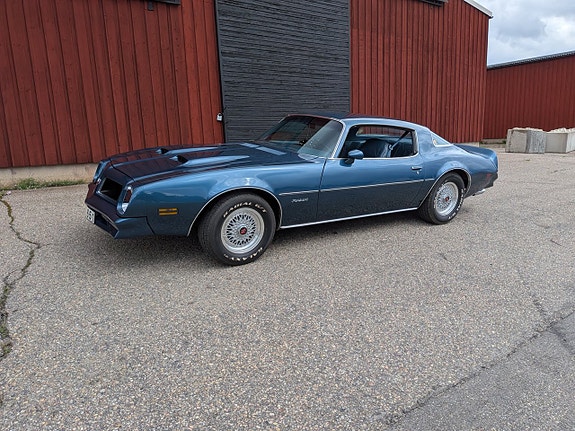 Pontiac Firebird 3 of 5