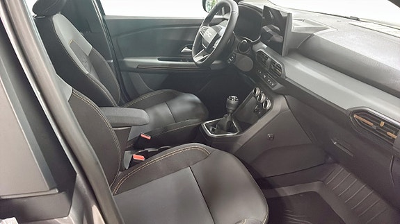 Dacia Sandero 3 of 9
