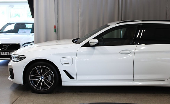 BMW 530e 5 of 5