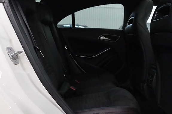 Mercedes-Benz CLA220 d 26 of 27