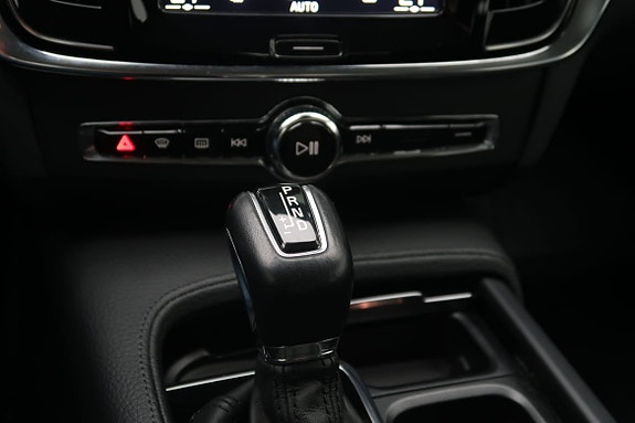 Volvo S90 13 of 17