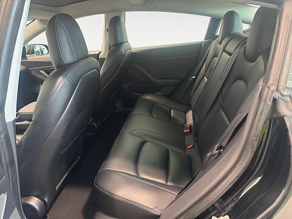 Tesla Model 3 9 of 13