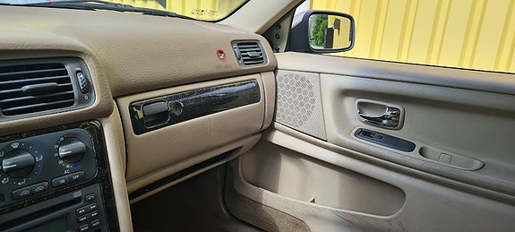 Volvo V70 9 of 11
