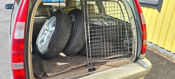 Volvo V70 3 of 11