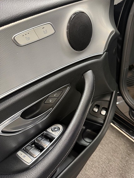 Mercedes-Benz E200 8 of 20