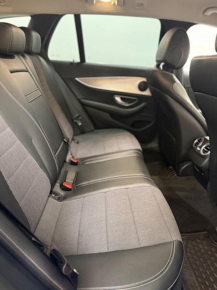 Mercedes-Benz E200 15 of 20