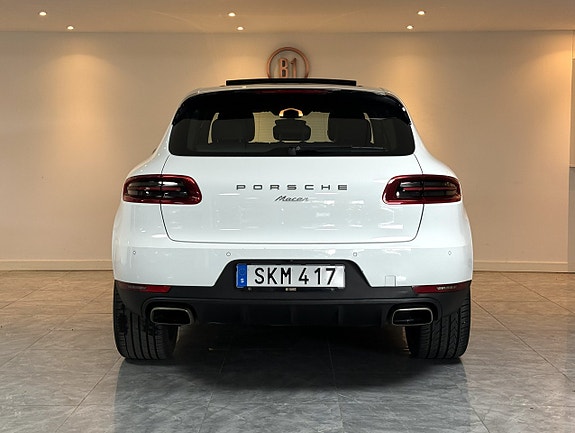 Porsche Macan 7 of 21