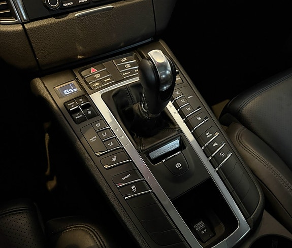 Porsche Macan 20 of 21