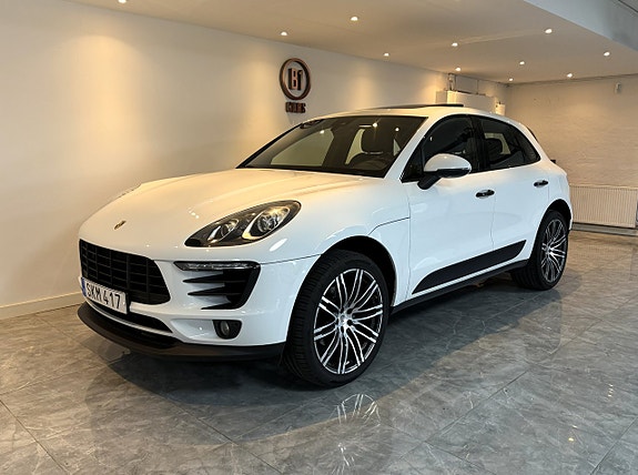 Porsche Macan 2 of 5