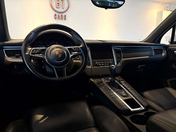 Porsche Macan 14 of 21