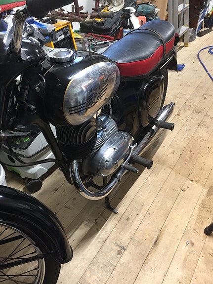 Jawa/CZ 175 Sport 2 of 2