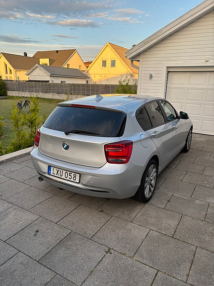BMW 118d 3 of 5