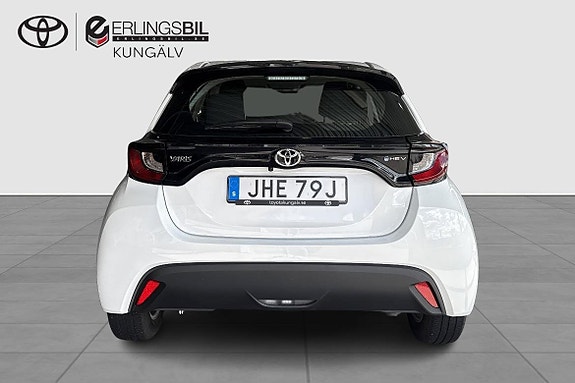 Toyota Yaris 5 of 5