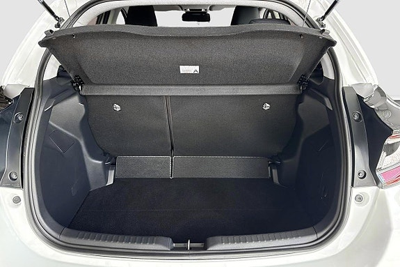 Toyota Yaris 12 of 12