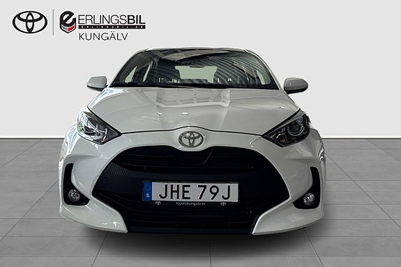 Toyota Yaris 6 of 12