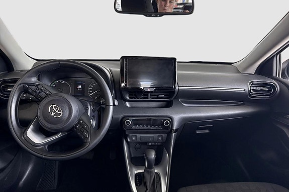 Toyota Yaris 10 of 12
