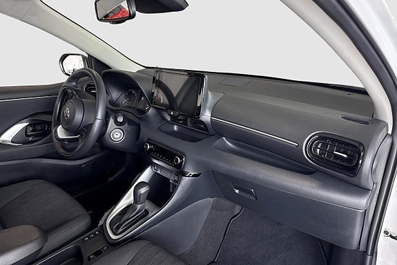 Toyota Yaris 7 of 12