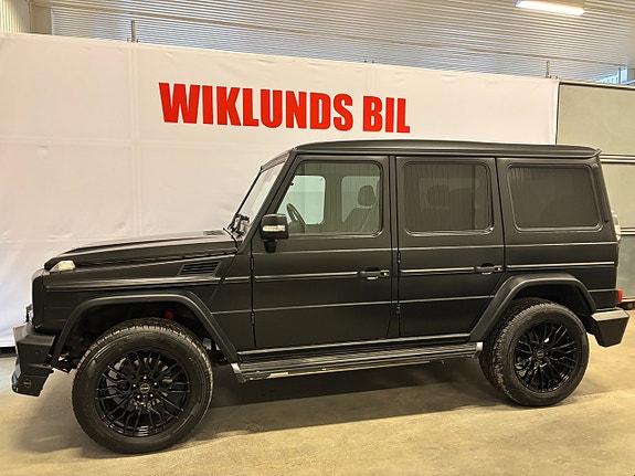 Mercedes-Benz G350 2 of 5