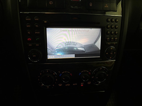 Mercedes-Benz G350 13 of 25