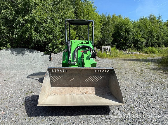 Kompaktlastare Avant M530 2 of 5