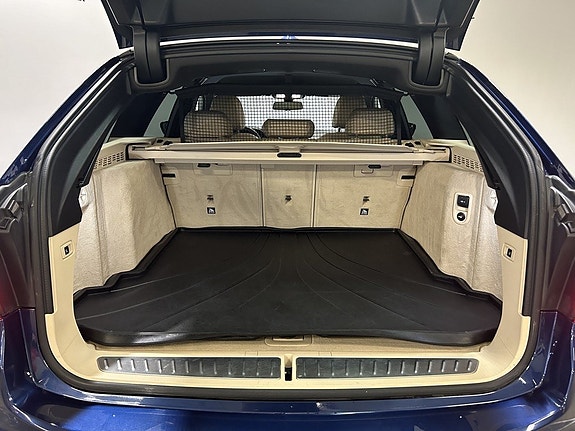 BMW 530i 16 of 30
