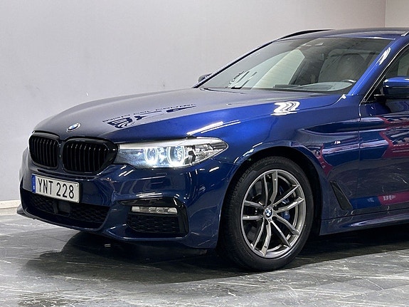 BMW 530i 3 of 5
