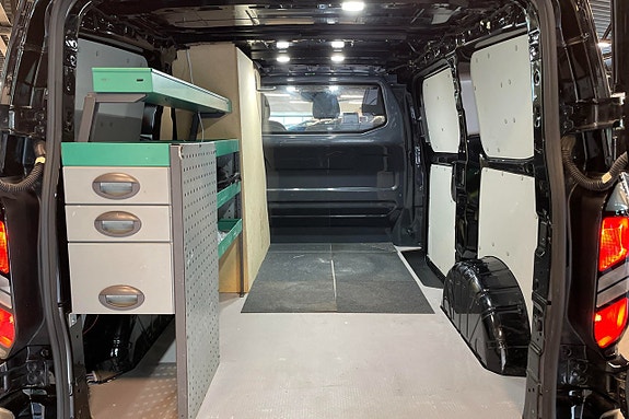 Ford Transit Custom 18 of 30