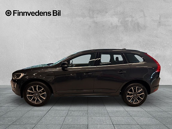 Volvo XC60 2 of 5
