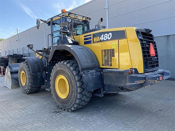 Komatsu WA480-8EO 2 of 12