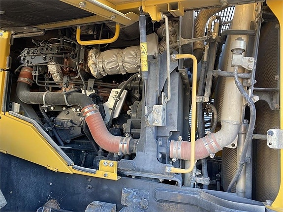 Komatsu WA480-8EO 9 of 12